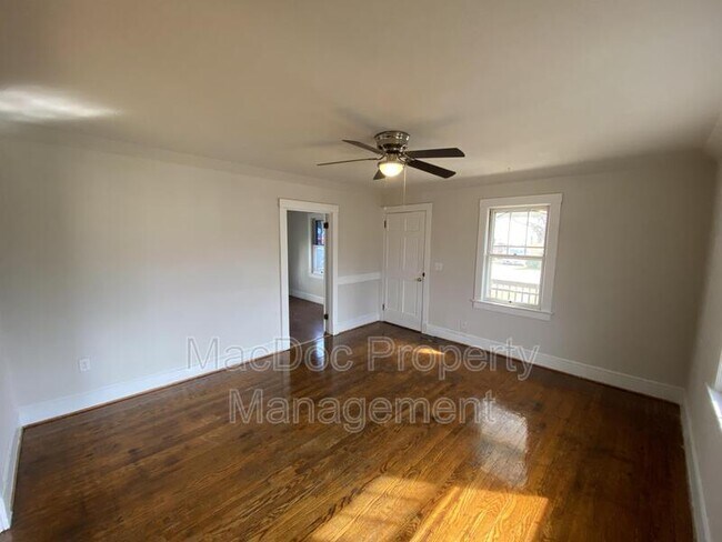 Foto del edificio - 138 Mansfield St