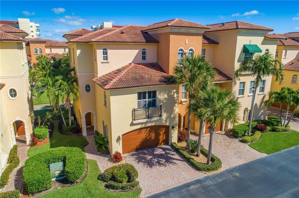 207 Ocean Bay Dr, Hutchinson Island, FL 34957 - Townhouse for Rent in