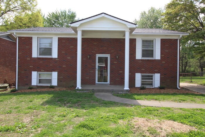 Foto principal - Three bedroom home in Charleswood Village