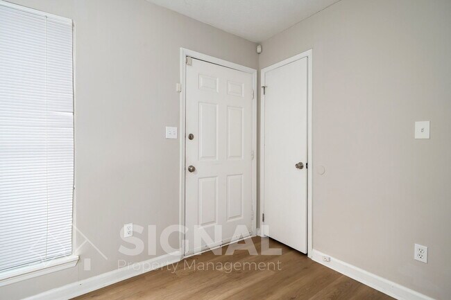 Foto del edificio - 3916 39th St N