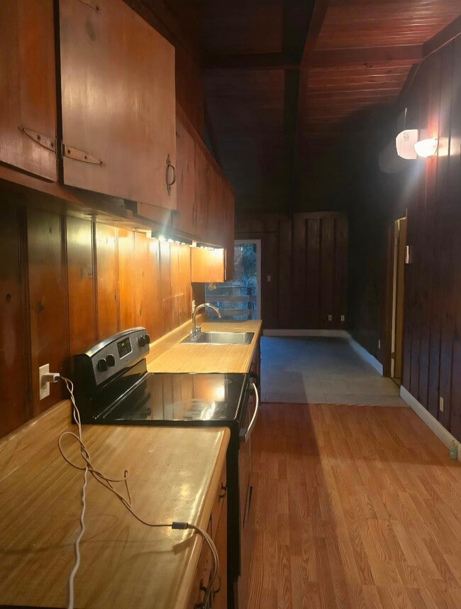 Building Photo - 5770 Croy Rd