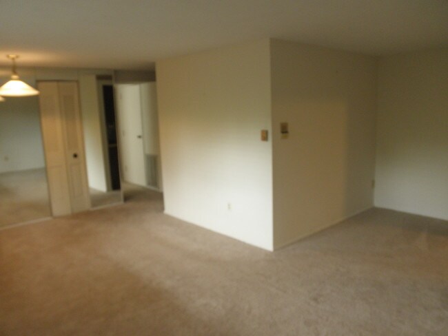 Foto del edificio - 2469 Brook Ledge Rd