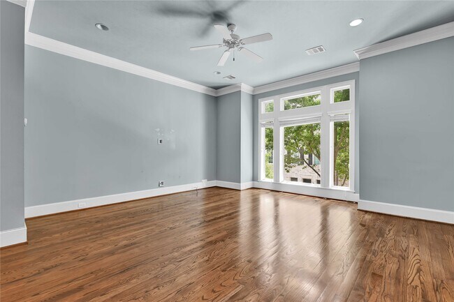 Foto del edificio - 4631 Regent Manor Dr