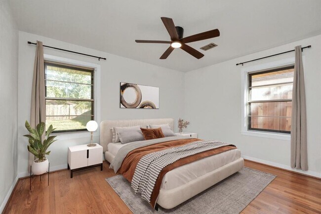 Building Photo - 4314 Viking Dr