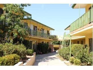 Foto del edificio - College Manor