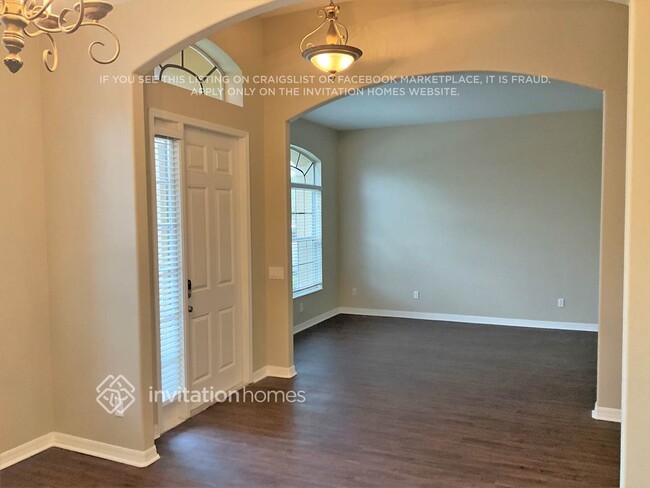 Building Photo - 26811 Shoregrass Dr