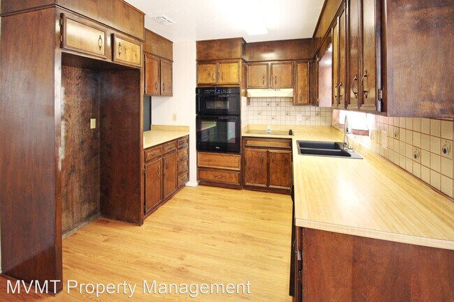 Building Photo - 3 br, 2 bath House - 4000 North Mescalero ...