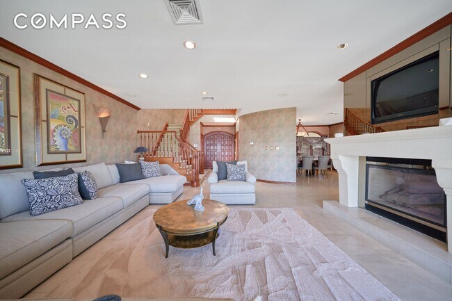 Foto del edificio - 3411 Country Club Rd