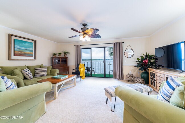 Building Photo - 3602 S Peninsula Dr