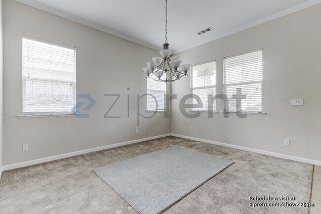 Foto del edificio - 4632 Hutchinson Ln