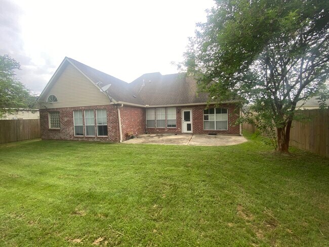 Building Photo - 14942 Fox Hunt Ave