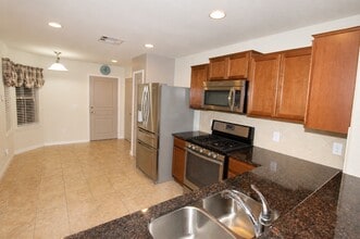 Building Photo - 3306 Dandelion Dr