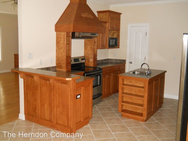 Building Photo - 3 br, 2 bath House - 3760 Kingston Court
