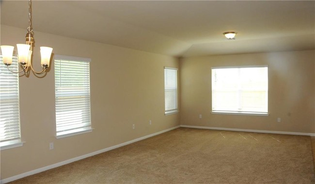 Building Photo - 13737 Harrisglenn Dr
