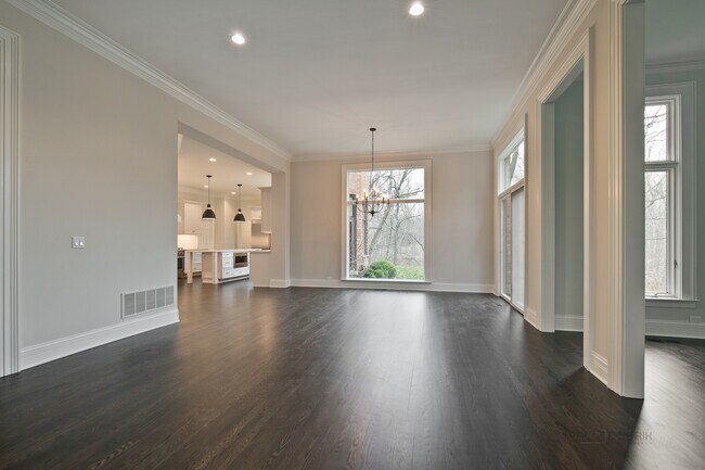 Building Photo - 101 N Mayflower Rd