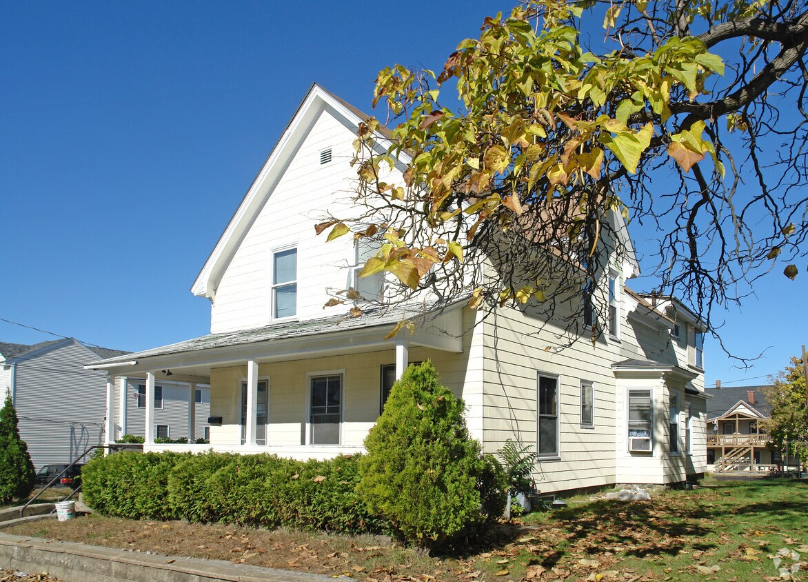 Building Photo - 620 Silver St