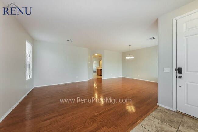 Building Photo - Fall Special: 1/2 off your first month! Av...