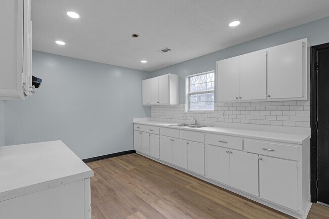 Foto del edificio - 3135 Mimosa Ave