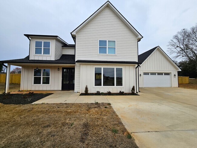 Building Photo - 3400 Pennington Rd