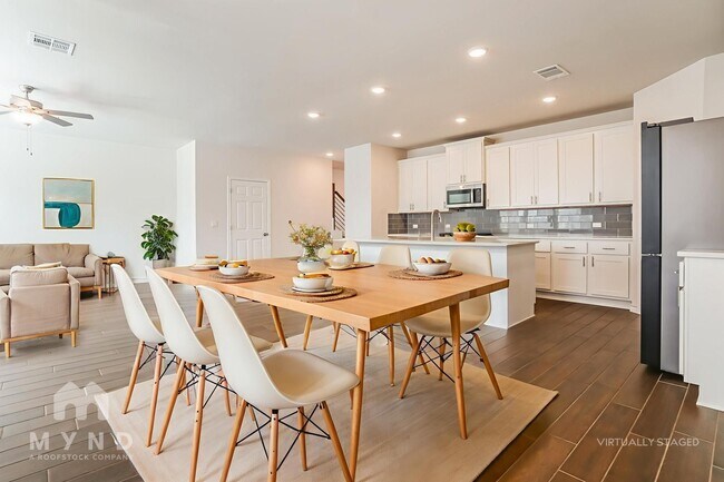 Foto del edificio - 2909 Salvidar Bend