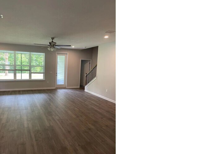 Building Photo - 319 Charlie Way