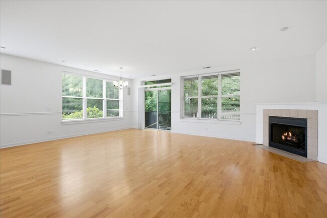Foto del edificio - 2220 W Maypole Ave