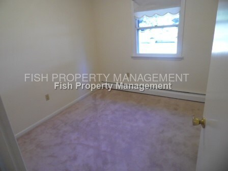 Building Photo - 2450 Lincoln Dr
