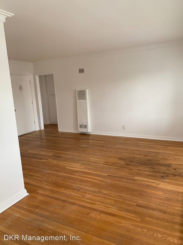 Foto principal - 1139-1141 S Holt Ave