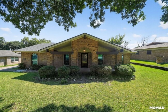 Building Photo - 3721 Lawndale Ave