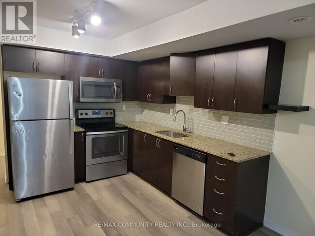 Photo du bâtiment - 90 Orchid Pl Dr