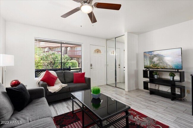 Foto del edificio - 14203 N 19th Ave