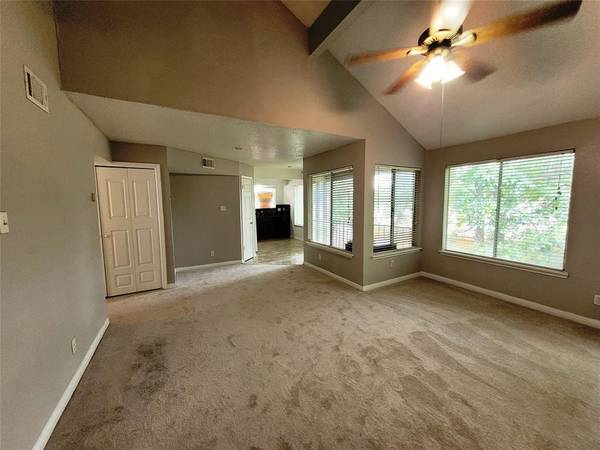 Building Photo - 12100 Overbrook Ln