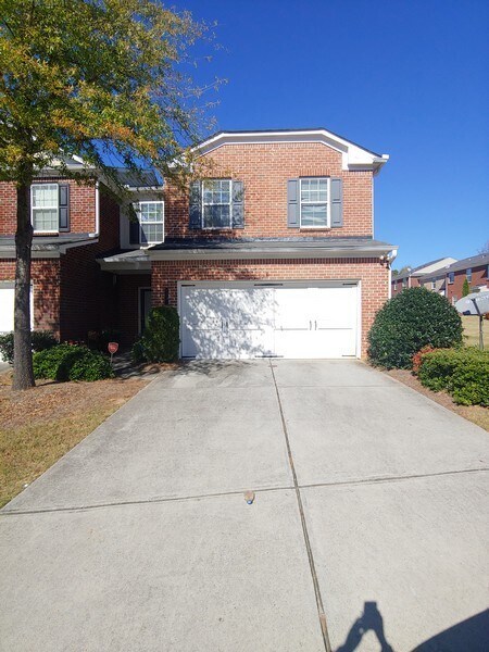 Foto del edificio - Stunning 3 Bedroom Townhome in Tucker!