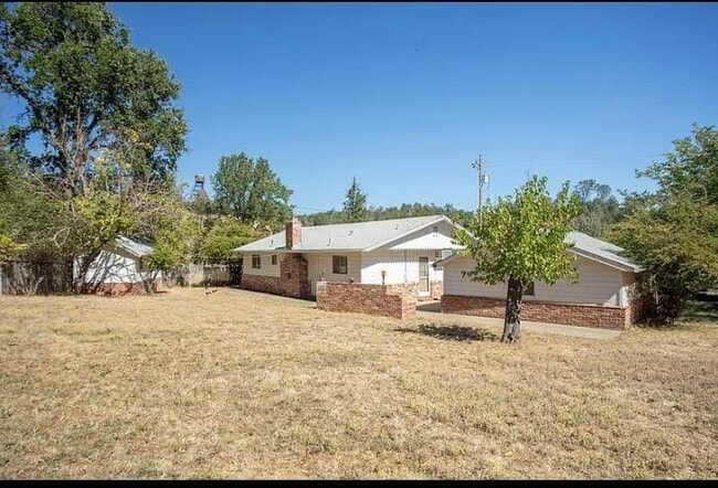 Building Photo - 40 Starks Ln