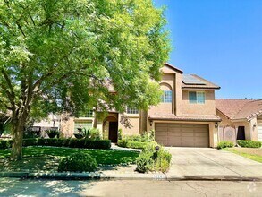 Building Photo - 9226 N Green Meadows Ln