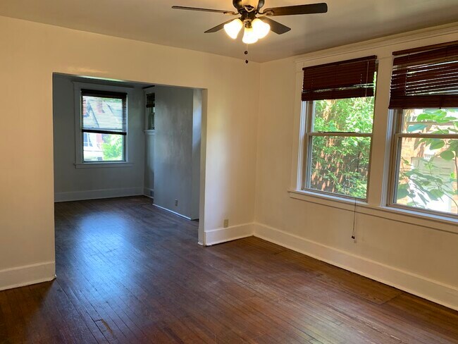 Foto del edificio - 2309 Eldridge St