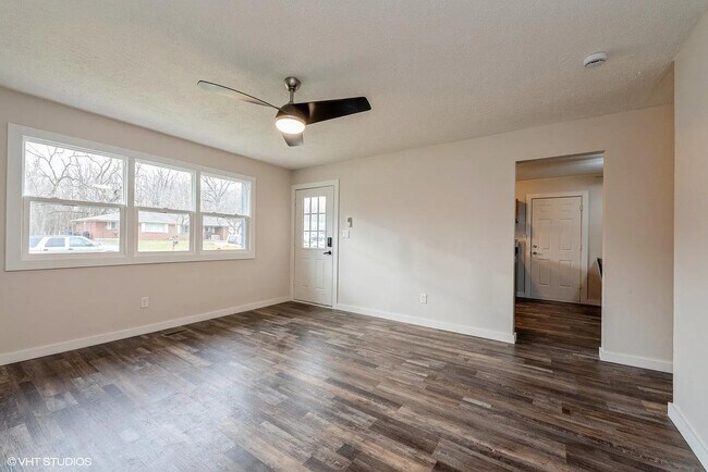 Building Photo - 1116 Penny Ln