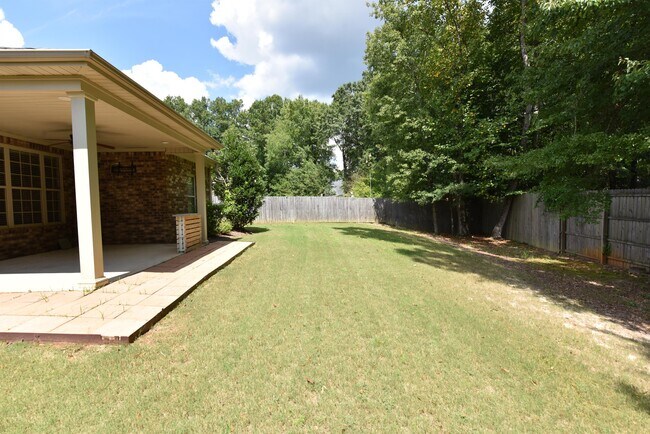 Foto del edificio - 1453 Cloverbrook Cir