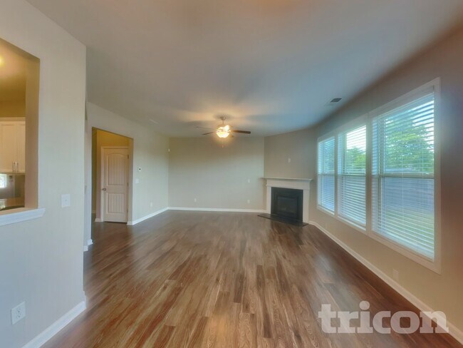 Foto del edificio - 3380 Baylor Cir