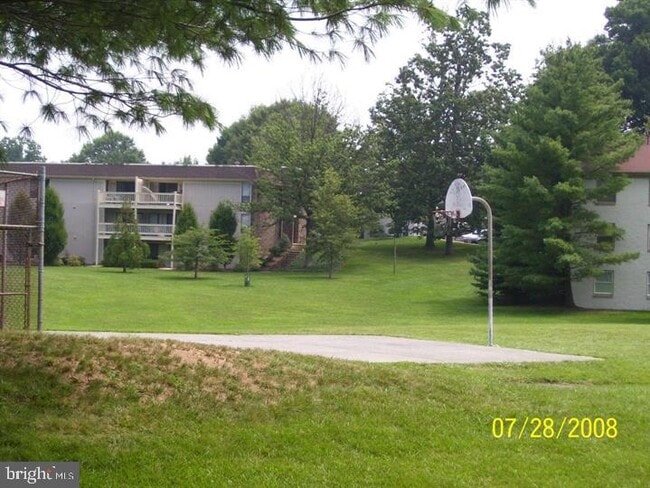 Building Photo - 5808 Royal Ridge Dr