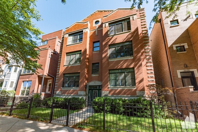 Building Photo - 1940 W Diversey Pkwy