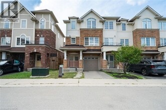 Building Photo - 10 Kenridge Terr