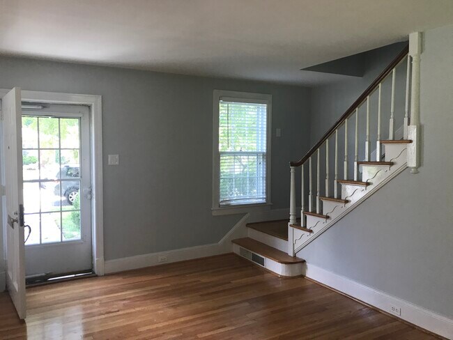 Living room - 230 Parkview Pl