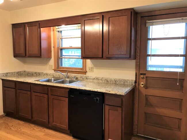 Foto del edificio - 410 Pawling St