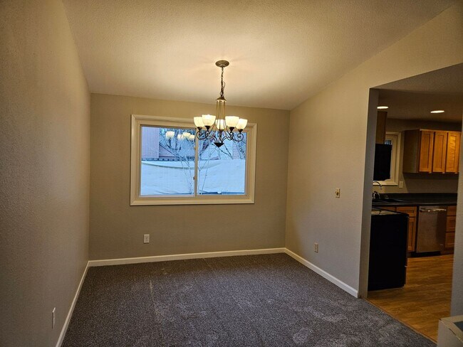 Foto del edificio - 3Bd/2Ba Single Story Home - For Viewing!!