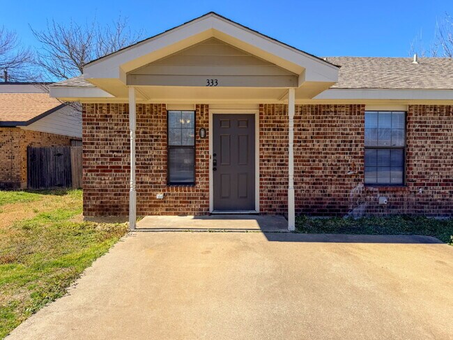 Foto del edificio - Charming 2 Bed, 1.5 Bath home in Keller