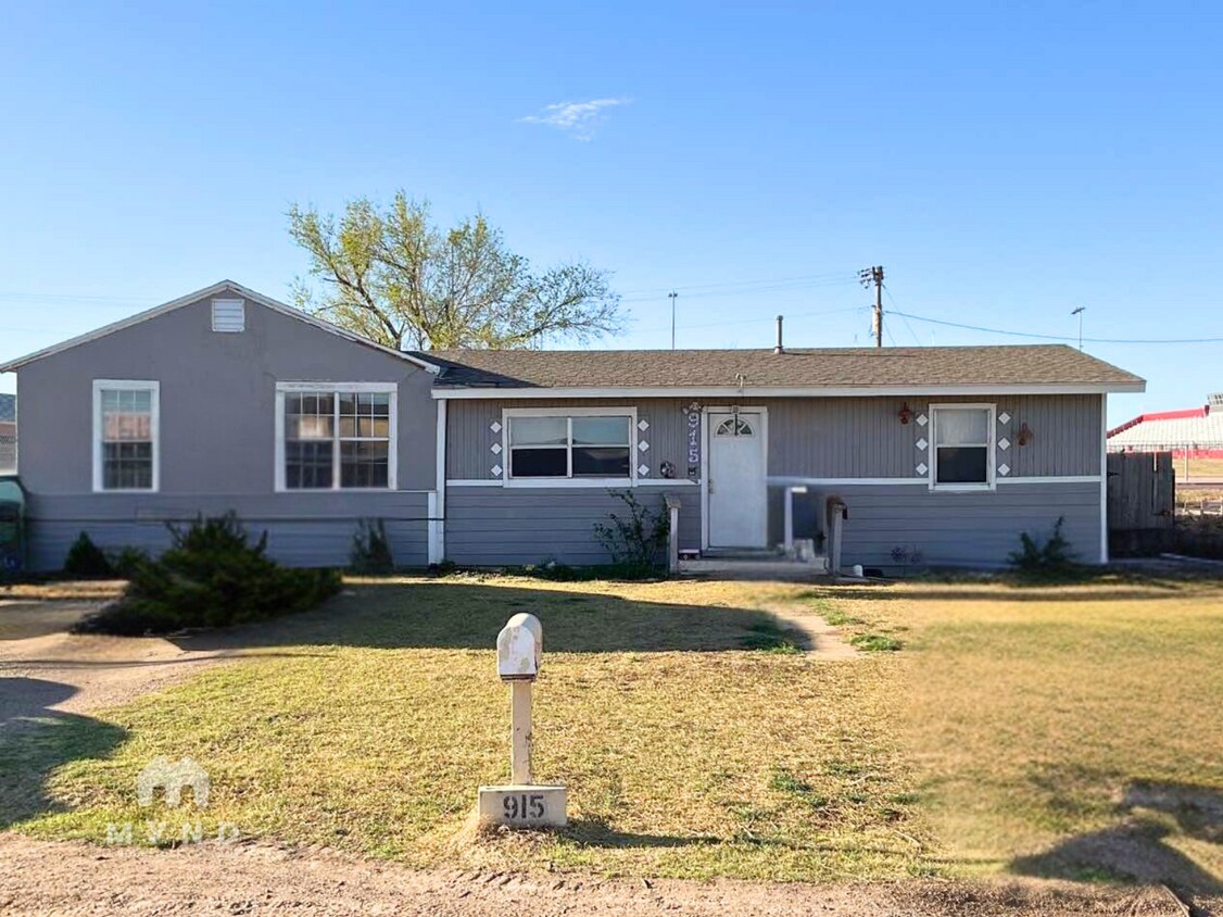 Foto principal - 915 Woodrow Rd
