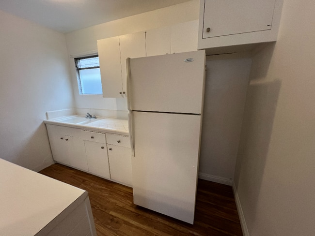 Building Photo - 244 5th St