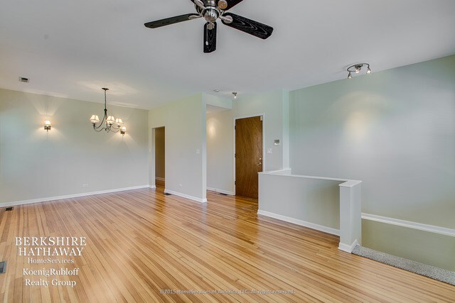 Building Photo - 4845 N Ravenswood Ave