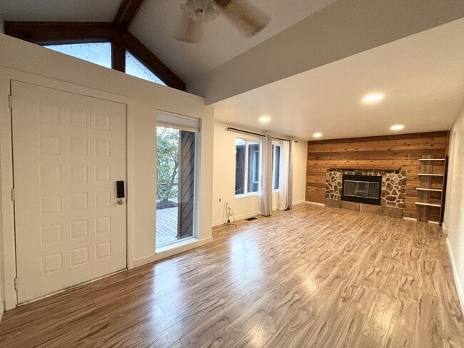 Photo - 11299 Woodhill Dr (Sandy, UT) House